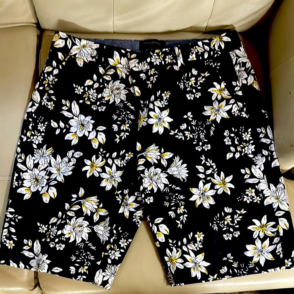 Banana Republic Women's Black Floral Bermudas